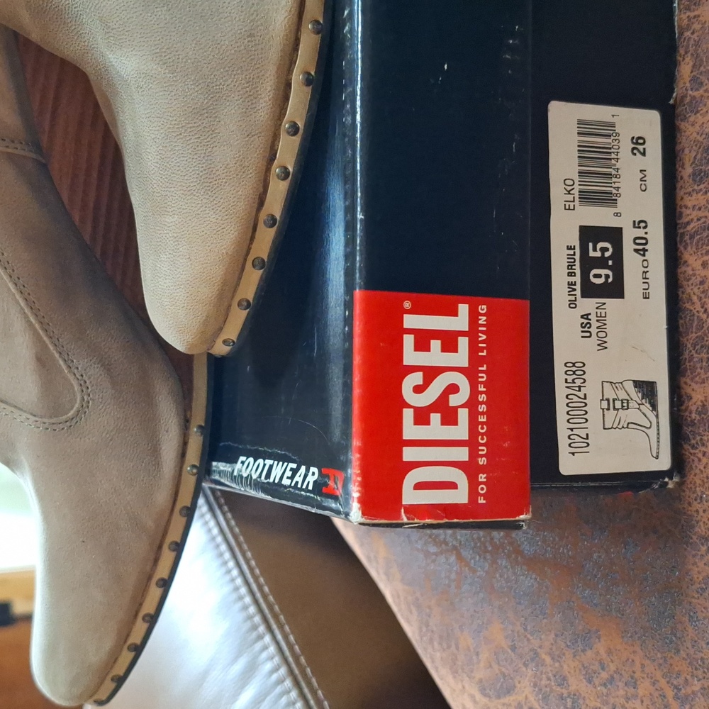 Diesel gently worn comfortable wedge studded boots! Size 9.5/40.5. Lots of life - Picture 2 of 7